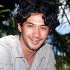 Home &gt; Seleb &gt; Reza Rahadian - reza_rahadian