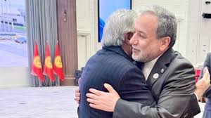 دیدار وزرای خارجه پاکستان و ایران در بیشکک
