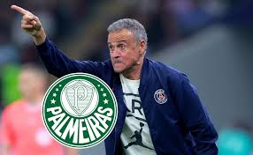 Luis Pacheco surpreende técnico do PSG e Palmeiras pode negociar volante