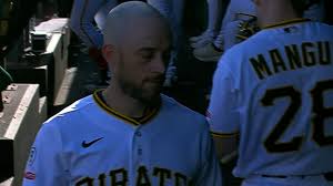 'Kind of a sad 1st ejection': Lowe tossed after apparent misunderstanding