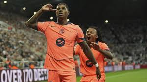 Marcus Rashford celebrando gol en su debut con el Barcelona en Champions League 2025