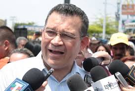 Este miércoles el vocero del Comando Nacional Simón Bolívar ante el CNE, Enrique Márquez, se pronunció ante el decreto de la formalización en Gaceta Oficial ... - 01EnriqueMarquez2
