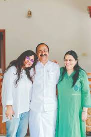 തളരാത്ത പോരാളി, ഇനി നാടിന്റെ നായകൻ; ഇച്ഛാശക്തിയുടെ വിജയാഘോഷത്തിന് സാക്ഷിയായി കേരളം