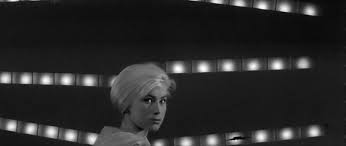 Résultat de recherche d'images pour "ikarie xb 1"