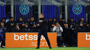 "Vergognatevi, vergognatevi tutti": Conte perde la testa e viene espulso da Doveri