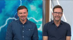 Tom Welling Reveals Why He Was in 'Survival Mode' on 'Smallville' - Parade Magazine