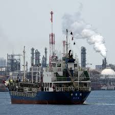 Oil Prices Remain Elevated Amid Shipping Traffic Slowdown in Strait of Hormuz