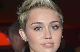 بالصور: نجوم لا ينامون.. كيف يتغلبون على الأرق؟