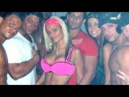 Résultat de recherche d'images pour "douchebag"