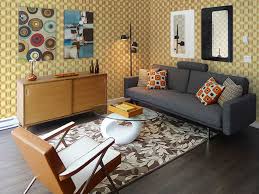 Resultado de imaxes para flats with cheap furniture