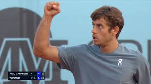 ll rovescio lungolinea è glaciale: guarda la rimonta di Cobolli su Carabelli