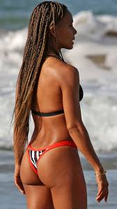 JADA PINKETT  WIFE, MOTHER AND MODEL Images?q=tbn:ANd9GcSc3UGyjMwhEOPdnPebkoQztq947up5Vw-DESTprLg6raQ5UJgBKQ