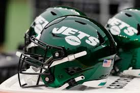 Jets veteran exits with injury against Patriots