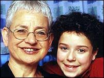 Jacqueline Wilson and actress Danielle Harmer who plays Tracy Beaker. Jacqueline Wilson (left) began writing on magazines - _39854547_wilson203