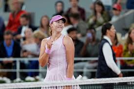 Andreeva powers past Cirstea to reach last four