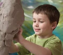 Painting, drawing, and sculpting are a great hands-on treatment for a racing mind. Here&#39;s how art ... - 3734