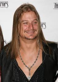 And Kid Rock knows how to NOT wear a wife beater. This could be any couple heading out for coffee together, couldn&#39;t it? That almost makes the duo even ... - fat-kid-rock-photo