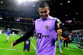 Dudu, do Atlético-MG, agradece carinho da torcida do Palmeiras em reencontro no Nubank Parque
