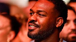 Bisping thinks a Pereira win would lure Jones back to UFC