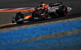 George Russell highlights Max Verstappen Qatar 'advantage' over McLaren