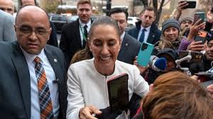 Sheinbaum se reúne con mexicanos en EU: ‘Reafirmo defensa de los migrantes’