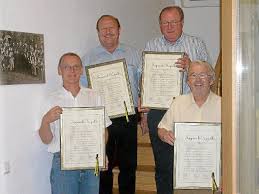 Die Ehrenmitglieder (von links): Axel Saile, Gerhard Weiss, Wolfgang Müller ...