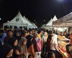 Gambar Pasar Malam Ngarsopuro