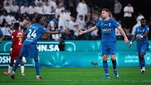 الهلال يجتاز ضمك ويواصل مطاردة النصر