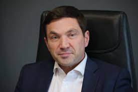 Глава Челябинска Алексей Лошкин поздравил жительниц города с 8 марта