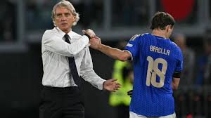 Mancini finds positives in Italy loss, accepts fans' jeers