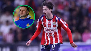 La decisión de Milito que sorprendió en Chivas y dejó fuera a Brian Gutiérrez