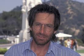 Robert Carradine, ‘Revenge of the Nerds’ and ‘Lizzie McGuire’ Star, Dead at 71