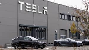 Tesla's Q1 Deliveries Plunge 13% Amidst Production Changes and Musk Controversies