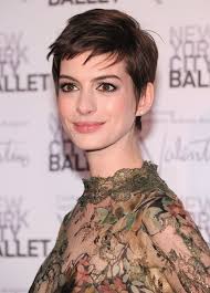 &quot;Miêu Nữ&quot; Anne Hathaway sắp sánh vai &quot;Thần Sấm&quot; Anne Hathaway - 152435763-3a1c6