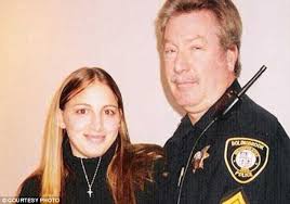 Mystery: Stacy, left, was 19 when she married former Illinois police officer Drew Peterson, right, but mysteriously vanished four years later with her body ... - article-2283540-182F85B6000005DC-221_634x444