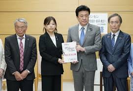 木原氏「拉致解決後押し」 UAゼンセン、署名100万筆を提出