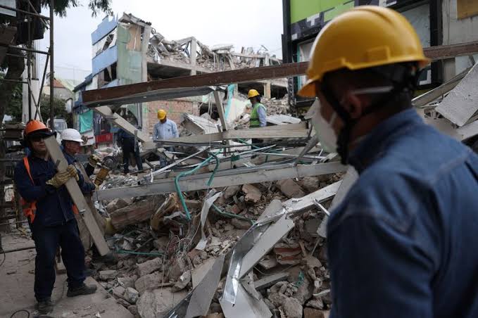 Search teams comb rubble in Colombia nearly a week after quake as aid effort expands; death toll around 290 with 140 missing