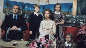 Resultado de imagen de o rey juan carlos y felipe de pequeño en el discurso de navidad