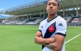 Vasco acerta compra de João Victor e garante permanência do jovem