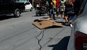 Motociclista morre em grave acidente com caminhão na Zona Leste de Manaus (vídeo)