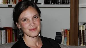 Jara, la sobrina de Miguel Bosé, 'traiciona' al cantante y elige a Nacho Palau como padrino de su nuevo hijo: 