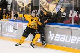 Kommentti: Raimo Helminen ja Jouko Myrrä nokittelivat – Historiallinen hetki SM-liigassa