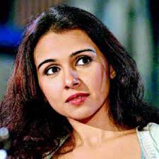 Suchitra Krishnamoorthi pens a book, unveils some facts about Ram Gopal Varma. Suchitra has also stated that she has taken permission from RGV before ... - suchitra-krishnamoorthy