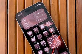 iOS 26 Adoption Struggles: Why iPhone Users Aren't Upgrading