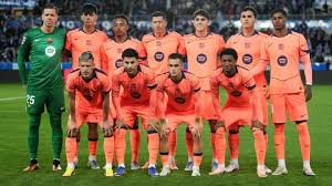 Why is Barcelona wearing last season's orange kit vs. PSG today?
