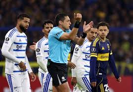 Lucas Romero rebate Paredes sobre polêmicas de Boca x Cruzeiro; veja versões