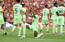 هل نجا رافينيا من الطرد في مباراة برشلونة أمام مايوركا؟