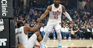 How is James Harden transforming the Cavs' late-game offense?