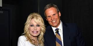 Gov. Bill Lee, BNA announce plan to name Nashville airport in honor of Dolly Parton