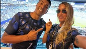 Mundial: Luis Suárez alentó a Uruguay en el Hard Rock Stadium con una camiseta especial